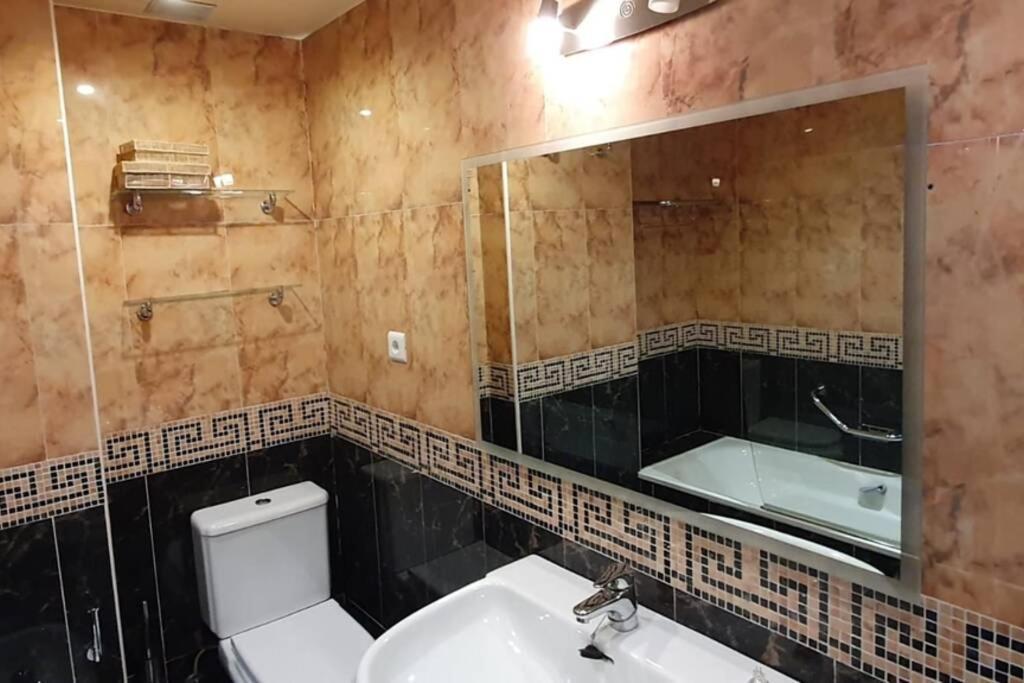 Centrico Apto Cangas De Onis, Cerca Puente Romanoアパートメント エクステリア 写真