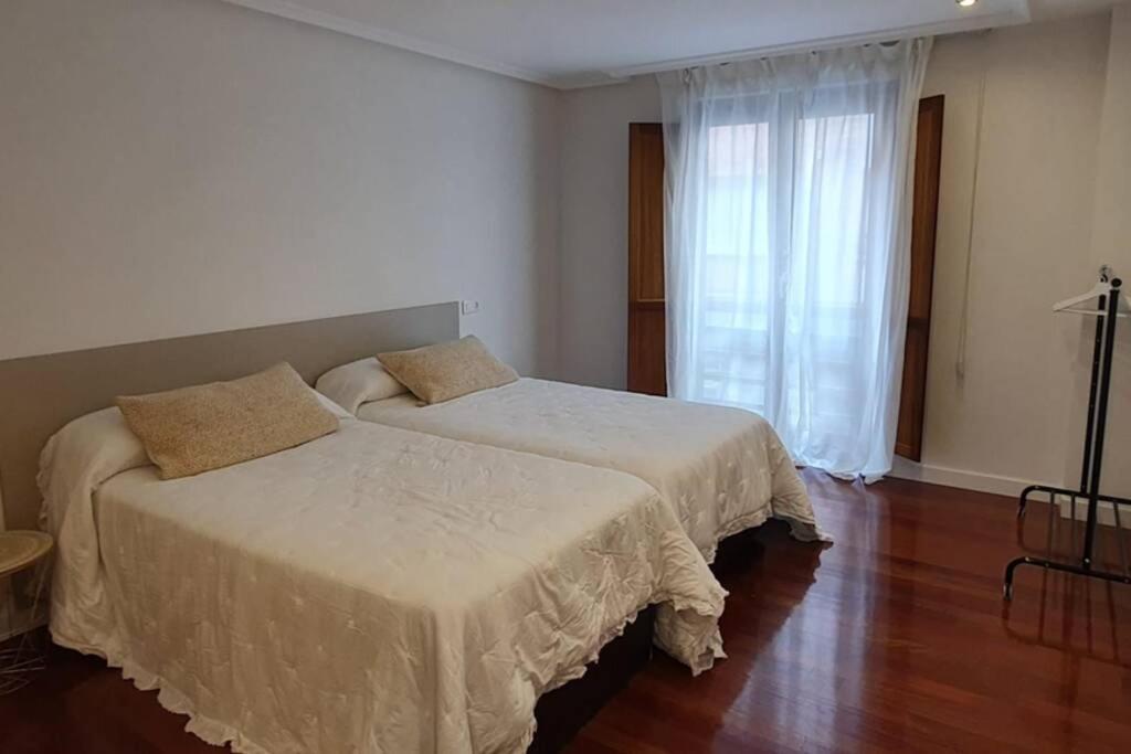 Centrico Apto Cangas De Onis, Cerca Puente Romanoアパートメント エクステリア 写真
