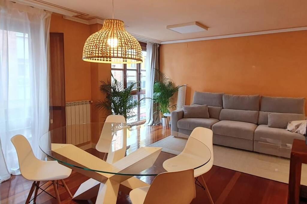 Centrico Apto Cangas De Onis, Cerca Puente Romanoアパートメント エクステリア 写真
